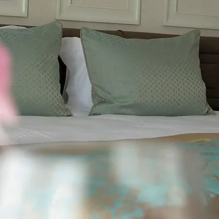 Otel The Escape *